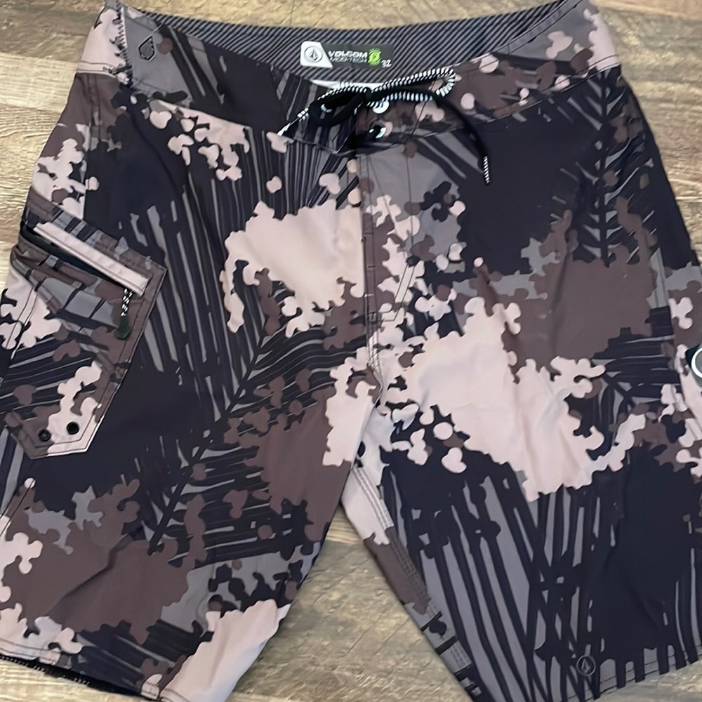 VOLCOM mod-tech Swim Trunk Sz32 New Condition